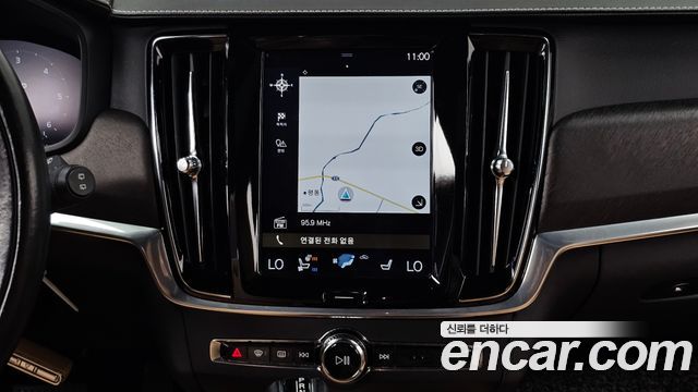 Volvo V90 Cross Country D5 PRO AWD 2018 — фото 14