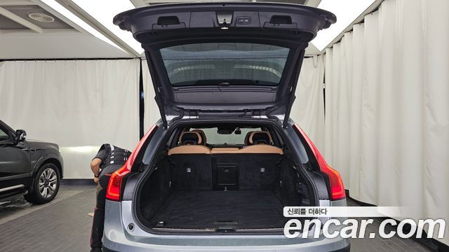 Volvo V90 Cross Country D5 PRO AWD 2018 — фото 20