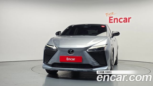Lexus RZ450e Supreme 2023 — фото 3
