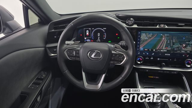 Lexus RZ450e Supreme 2023 — фото 13