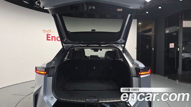 Lexus RZ450e Supreme 2023 — фото 20