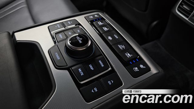 Genesis G80 2.2D AWD Premium Luxury 2018 — фото 19