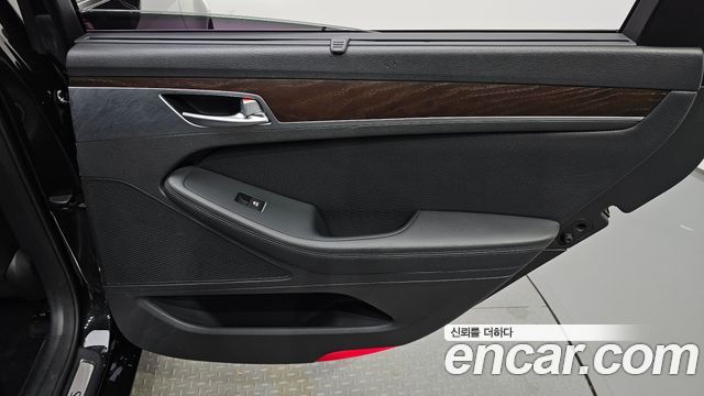 Genesis G80 2.2D AWD Premium Luxury 2018 — фото 25