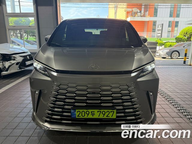 Lexus LM (II) 500h Royal 2025 — фото 3