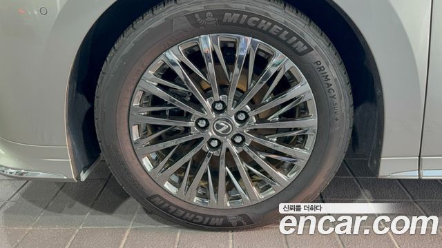 Lexus LM (II) 500h Royal 2025 — фото 5