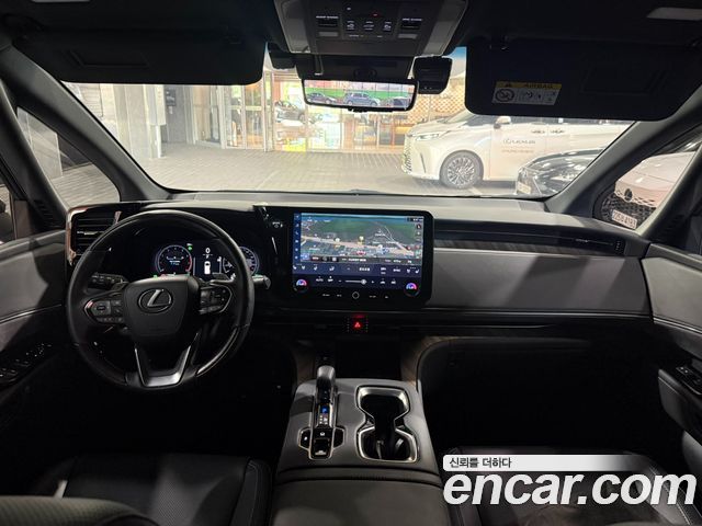 Lexus LM (II) 500h Royal 2025 — фото 7
