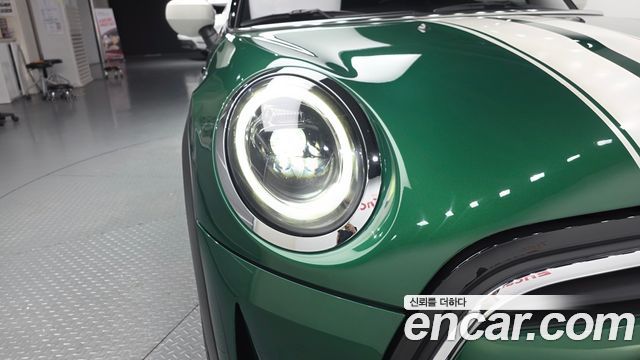 MINI Cooper Classic Third Generation 2022 — фото 22