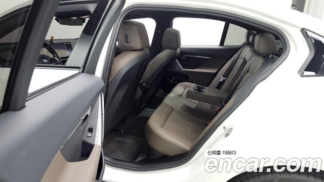 BMW 5 Series (G60) 520i M Sport 2024 — фото 20