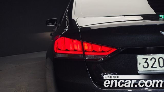 Genesis G80 3.3 GDI AWD Luxury 2018 — фото 23