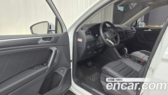 Volkswagen Tiguan (II) 2.0 TDI Prestige 2024 — фото 10