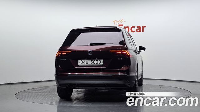 Volkswagen Tiguan (II) 2.0 TDI 4Motion Prestige 2018 — фото 4