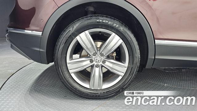Volkswagen Tiguan (II) 2.0 TDI 4Motion Prestige 2018 — фото 5