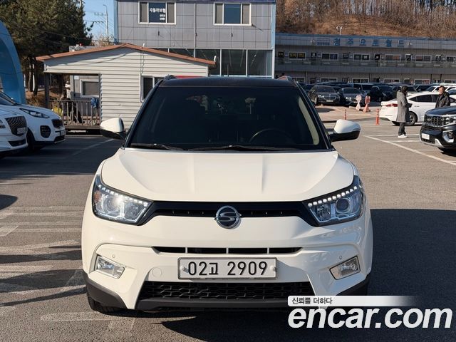 KG Mobility (SsangYong) Tivoli LX 2WD HI-DLX 2015 — фото 2
