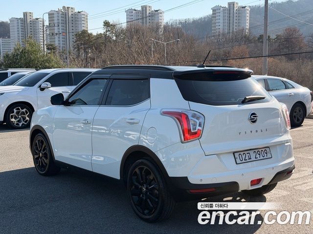 KG Mobility (SsangYong) Tivoli LX 2WD HI-DLX 2015 — фото 4