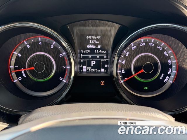 KG Mobility (SsangYong) Tivoli LX 2WD HI-DLX 2015 — фото 11