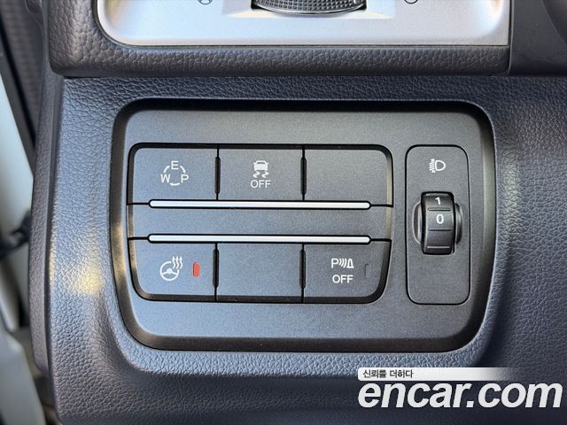 KG Mobility (SsangYong) Tivoli LX 2WD HI-DLX 2015 — фото 13