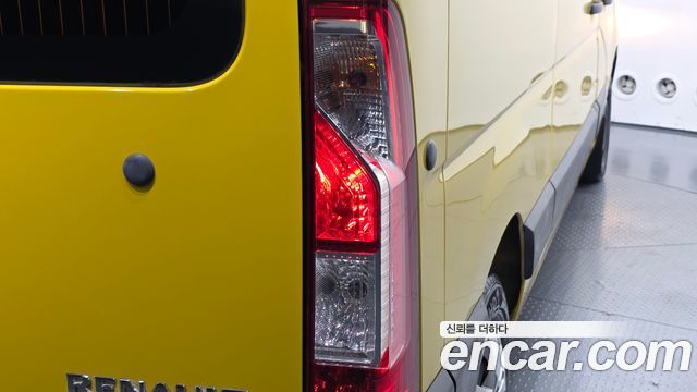 Renault Korea Master 2.3 13-Seater 2020 — фото 23