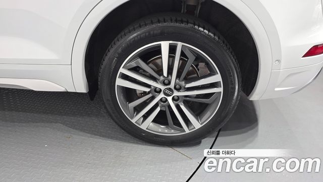 Audi Q5 (FY) 45 TFSI Quattro Premium 2023 — фото 21