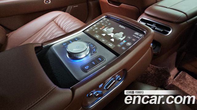 Genesis G90 (RS4) Gasoline 3.5 Turbo e-S/C AWD 2023 — фото 43