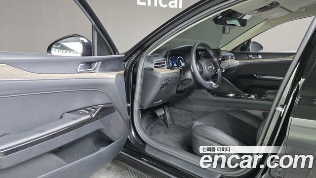 Kia K5 (III) 2.0 Noblesse 2023 — фото 15