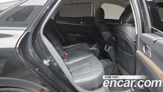 Kia K5 (III) 2.0 Noblesse 2023 — фото 23