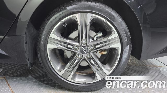Kia K5 (III) 2.0 Noblesse 2023 — фото 27