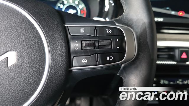 Kia K5 (III) 2.0 Noblesse 2023 — фото 33