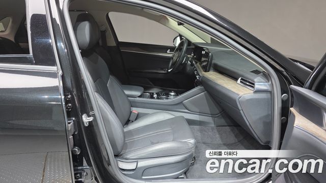 Kia K5 (III) 2.0 Noblesse 2023 — фото 36