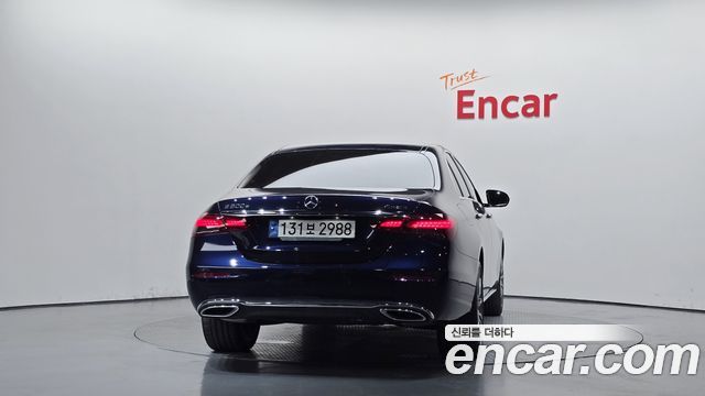 Mercedes-Benz E-Class (W213) E300e 4MATIC Exclusive 2022 — фото 4