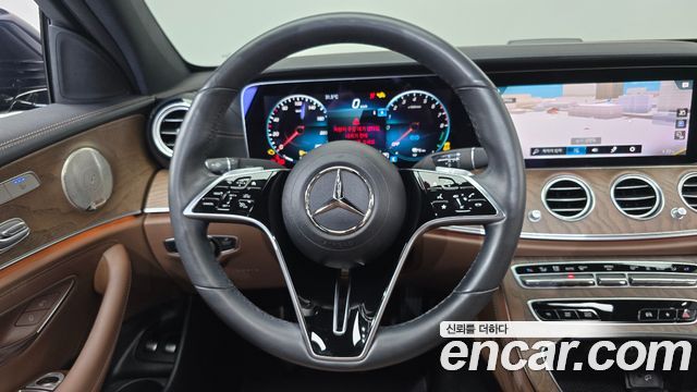 Mercedes-Benz E-Class (W213) E300e 4MATIC Exclusive 2022 — фото 13