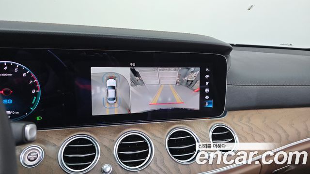Mercedes-Benz E-Class (W213) E300e 4MATIC Exclusive 2022 — фото 15