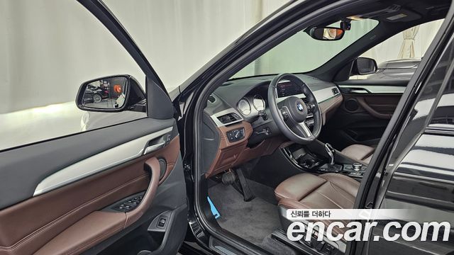 BMW X1 (F48) xDrive 20i M Sport 2022 — фото 10