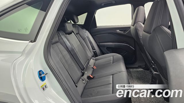 Audi Q4 e-tron (F4) 45 Sportback 2025 — фото 11