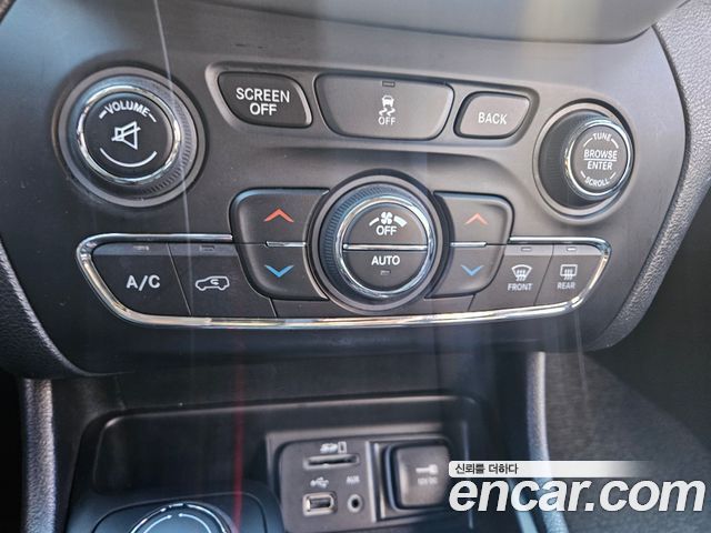 Jeep Cherokee (KL) 2.4 Longitude High AWD 2017 — фото 23