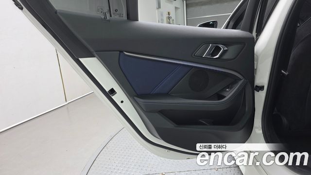 BMW 1 Series (F40) 118d M Sport First Edition 2020 — фото 31
