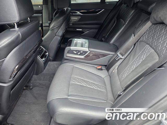 BMW 7 Series (G11) 730d xDrive M Sport 2017 — фото 10