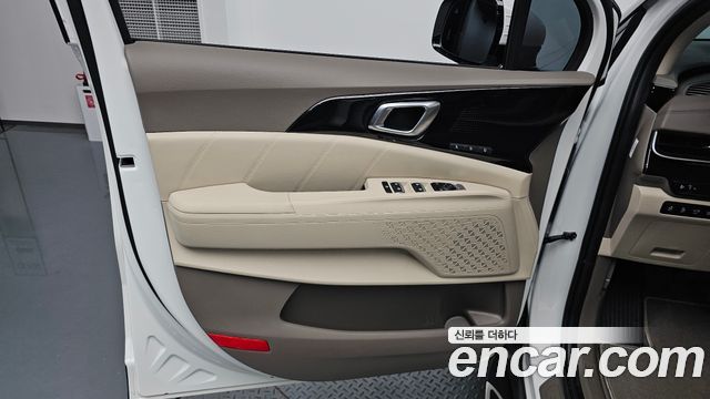 Kia Carnival (IV) HEV 9seater Signature 2026 — фото 24