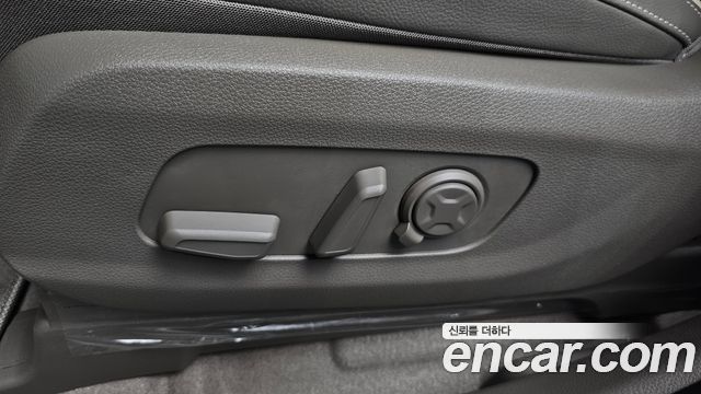 Kia Carnival (IV) HEV 9seater Signature 2026 — фото 31