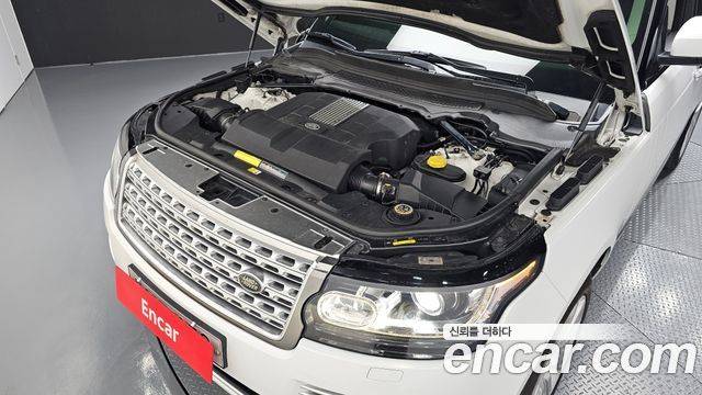 Land Rover Range Rover (IV) 5.0 SC Vogue SE 2015 — фото 6