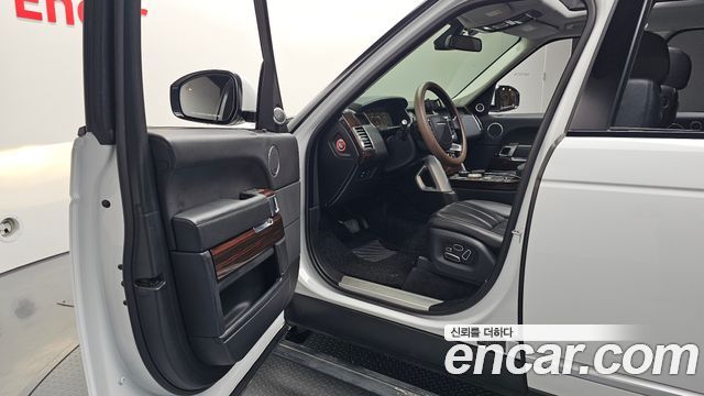 Land Rover Range Rover (IV) 5.0 SC Vogue SE 2015 — фото 10