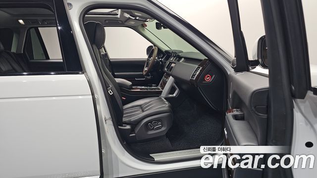 Land Rover Range Rover (IV) 5.0 SC Vogue SE 2015 — фото 11