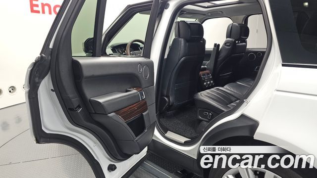 Land Rover Range Rover (IV) 5.0 SC Vogue SE 2015 — фото 12