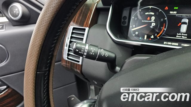 Land Rover Range Rover (IV) 5.0 SC Vogue SE 2015 — фото 18
