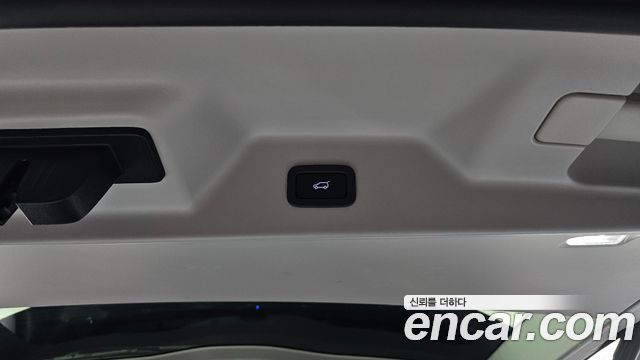 Land Rover Range Rover (IV) 5.0 SC Vogue SE 2015 — фото 20