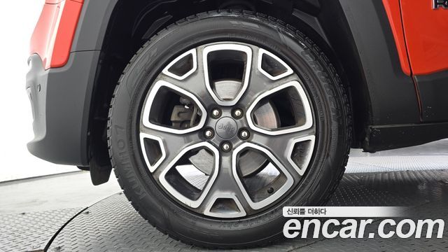Jeep Renegade 2.0 Diesel Limited AWD 2017 — фото 5