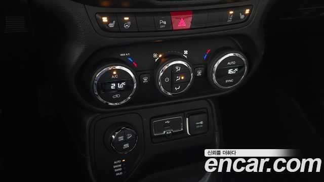 Jeep Renegade 2.0 Diesel Limited AWD 2017 — фото 18