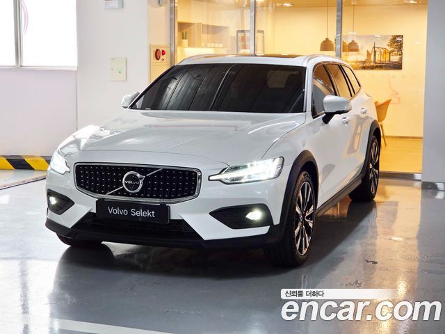 Volvo V60 Cross Country (II) B5 Ultra AWD