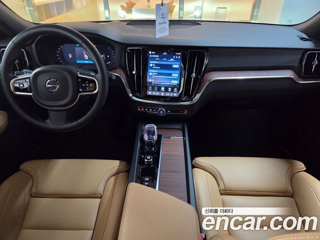 Volvo V60 Cross Country (II) B5 Ultra AWD 2025 — фото 7