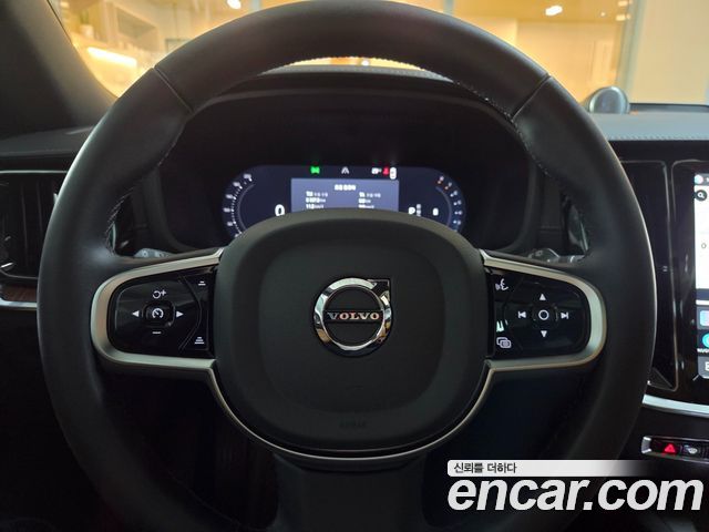 Volvo V60 Cross Country (II) B5 Ultra AWD 2025 — фото 17