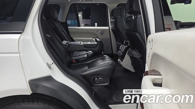 Land Rover Range Rover (IV) 4.4 SDV8 Vogue SE DIESEL 2015 — фото 12